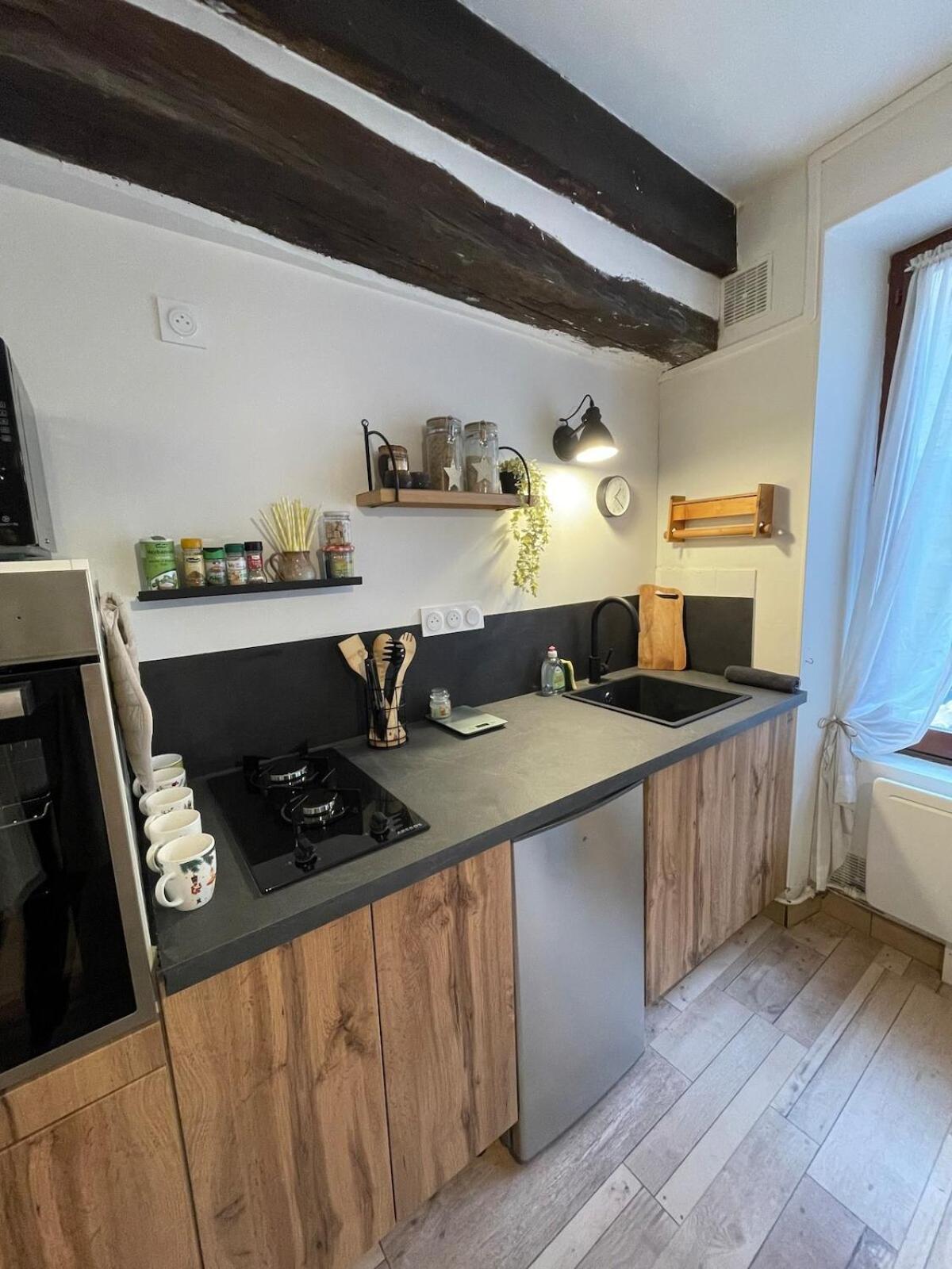 "La Petite Maison" Triplex Au Centre Ville - Les Terres Du Roy Avallon Extérieur photo