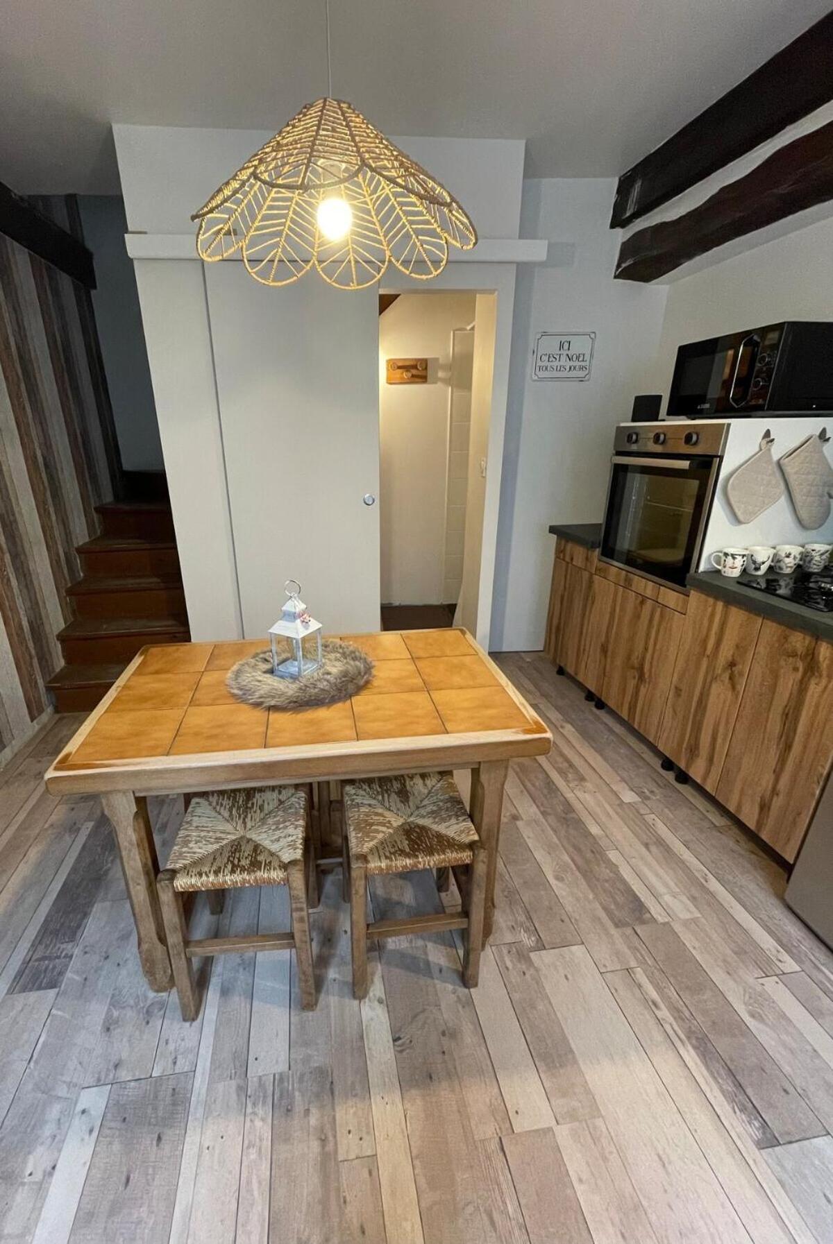 "La Petite Maison" Triplex Au Centre Ville - Les Terres Du Roy Avallon Extérieur photo