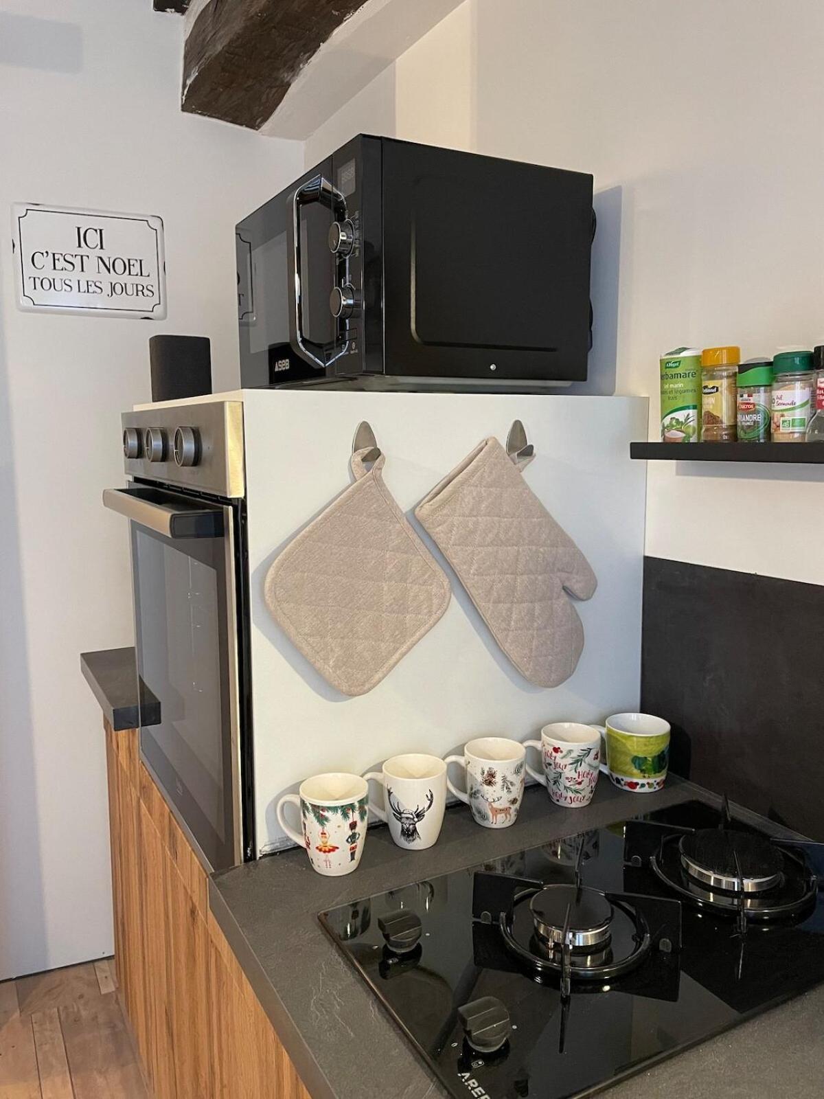 "La Petite Maison" Triplex Au Centre Ville - Les Terres Du Roy Avallon Extérieur photo