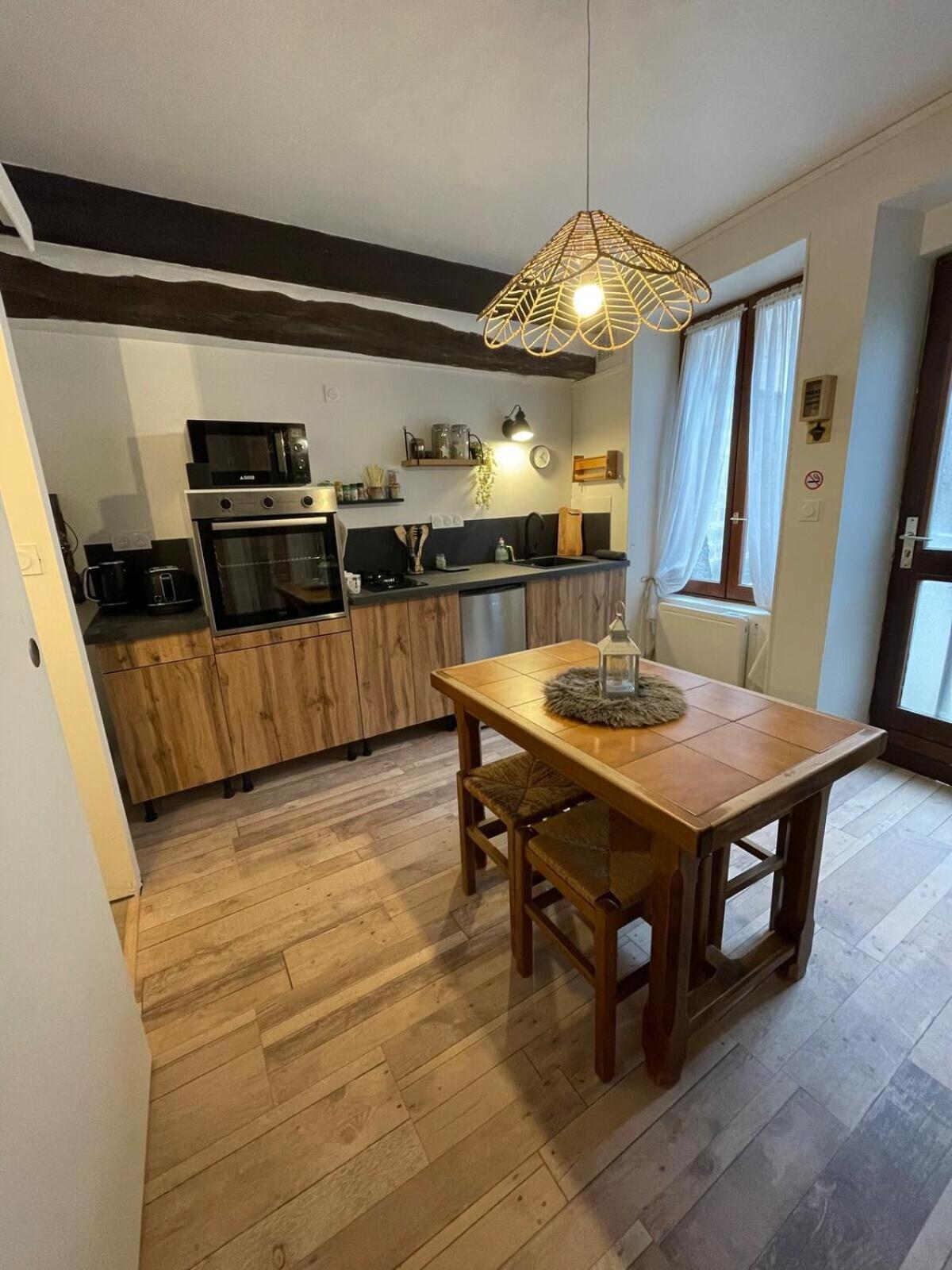 "La Petite Maison" Triplex Au Centre Ville - Les Terres Du Roy Avallon Extérieur photo